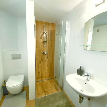 Wataha - Caloroczny Nad Jeziorem Mikolajki (Mragowo)