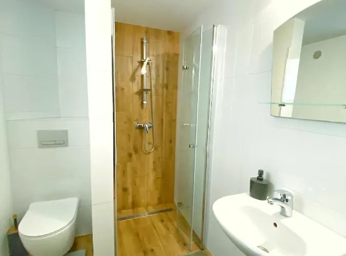 Wataha - Caloroczny Nad Jeziorem Mikolajki (Mragowo)